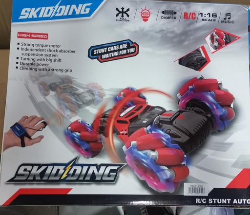 SKIDDING RC WATCH CAR